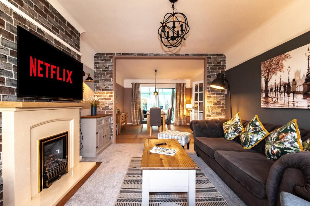 Cheerful 3-Bedroom Douglas House With Patio Southampton Buitenkant foto
