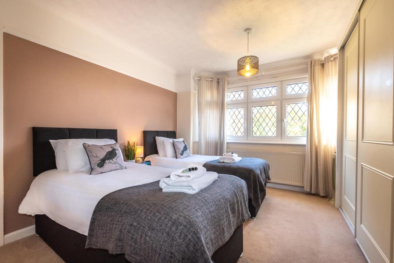 Cheerful 3-Bedroom Douglas House With Patio Southampton Buitenkant foto