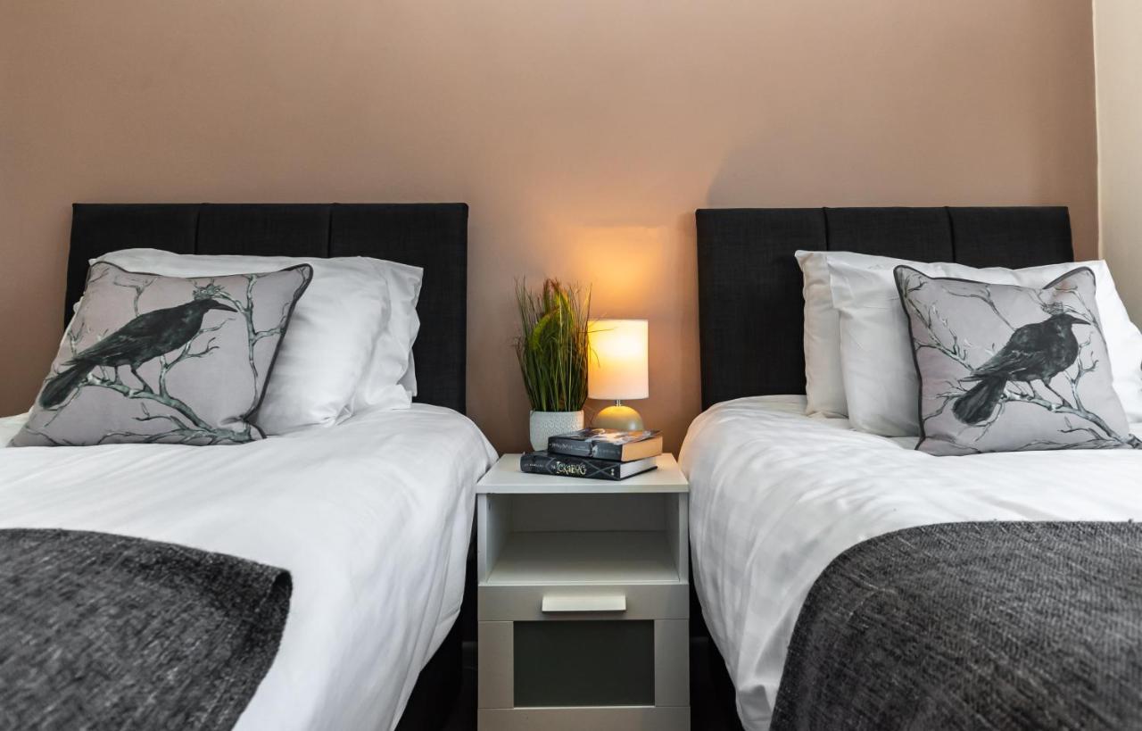 Cheerful 3-Bedroom Douglas House With Patio Southampton Buitenkant foto