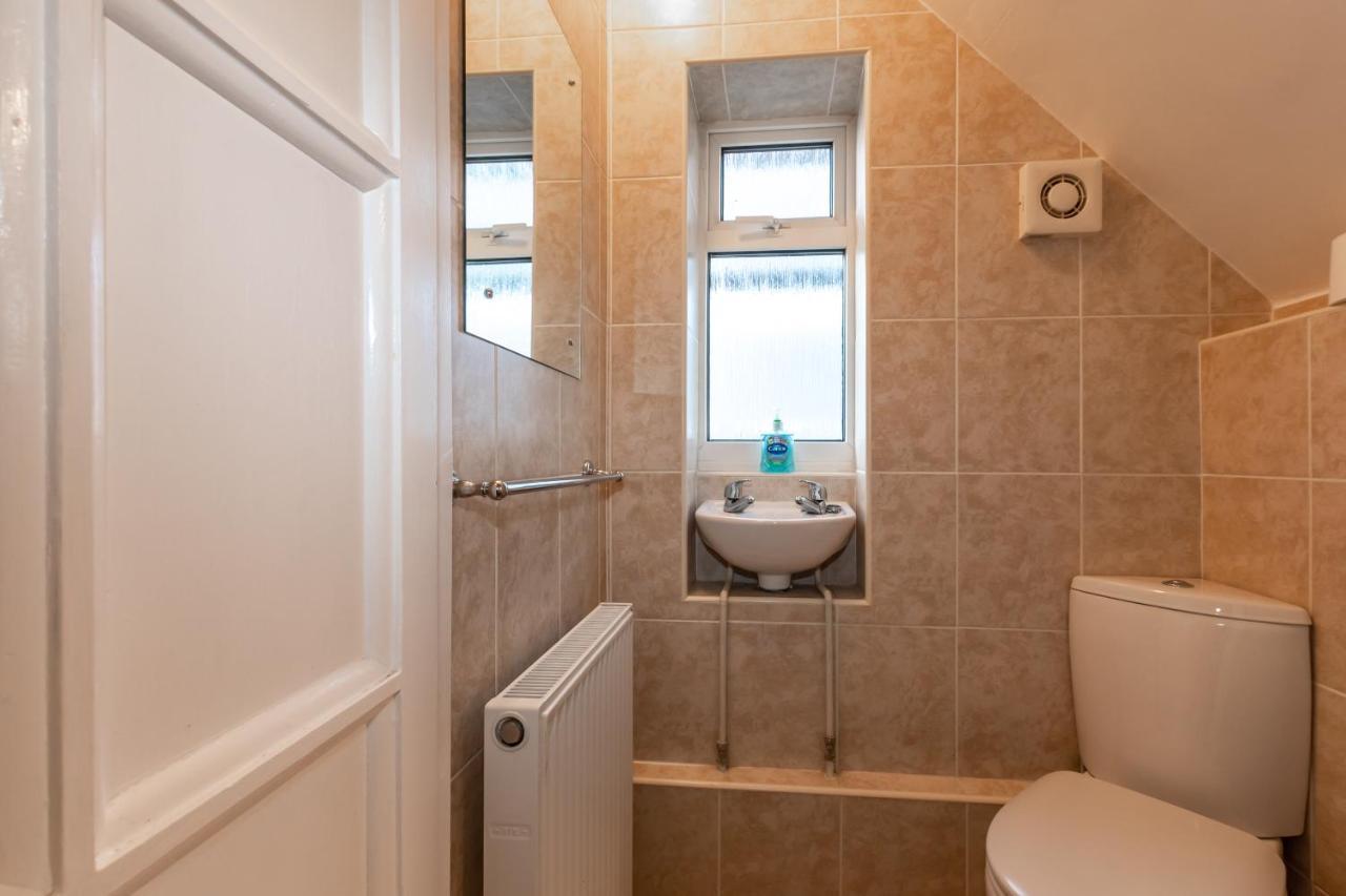 Cheerful 3-Bedroom Douglas House With Patio Southampton Buitenkant foto