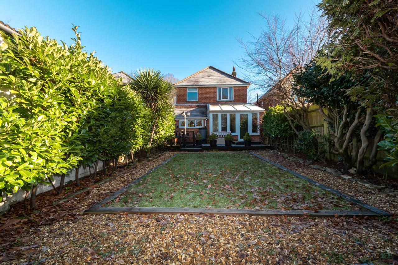 Cheerful 3-Bedroom Douglas House With Patio Southampton Buitenkant foto