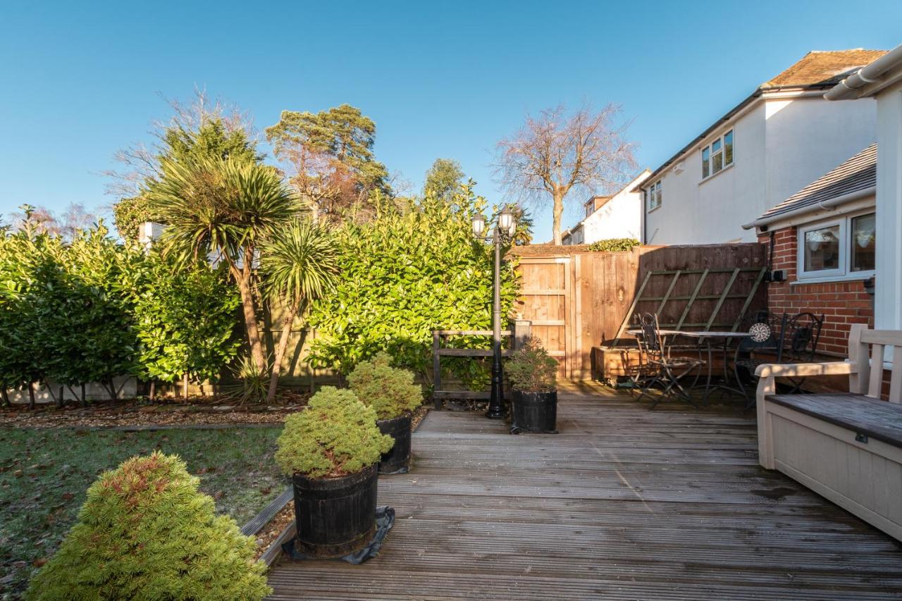 Cheerful 3-Bedroom Douglas House With Patio Southampton Buitenkant foto